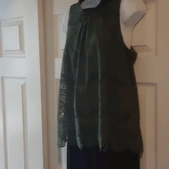 IT GIRL olive top with lace overlay - Picture 4 of 9
